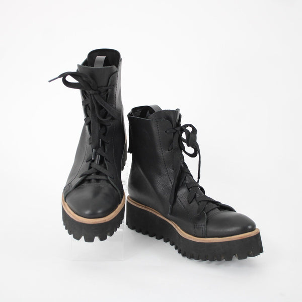 All Black Sz 38.5 Black Tan Lace Up Zipper Closure Leather Rubber Sole 2" Boots