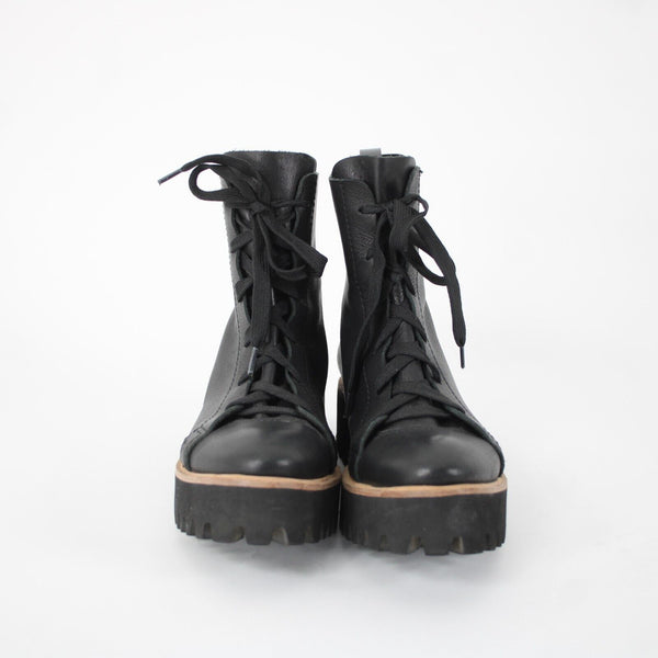 All Black Sz 38.5 Black Tan Lace Up Zipper Closure Leather Rubber Sole 2" Boots