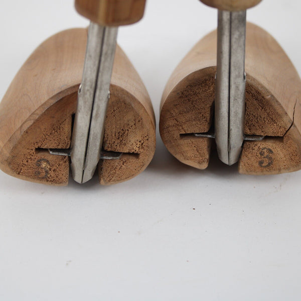 Weinstock's Sz 3 Wood 12" Two Shoe Trees