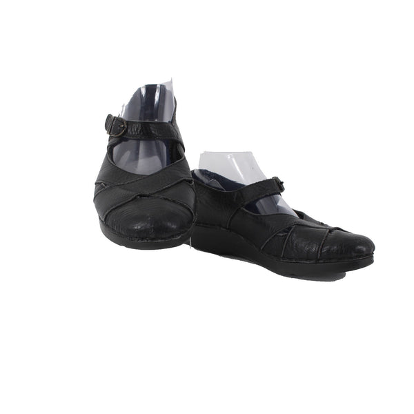 Zeeta Flats Sz 39 Black Ankle Strap Closed Toe Leather 1" Flats