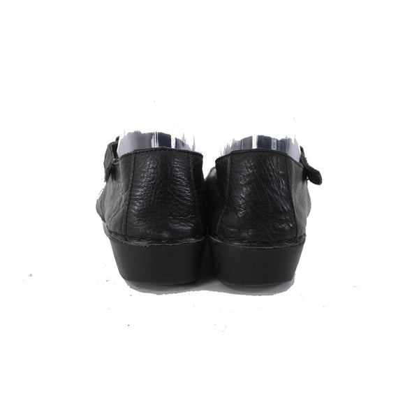 Zeeta Flats Sz 39 Black Ankle Strap Closed Toe Leather 1" Flats