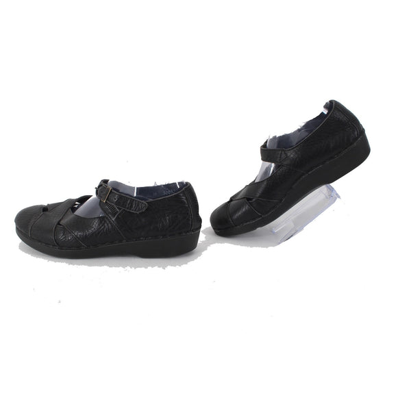 Zeeta Flats Sz 39 Black Ankle Strap Closed Toe Leather 1" Flats