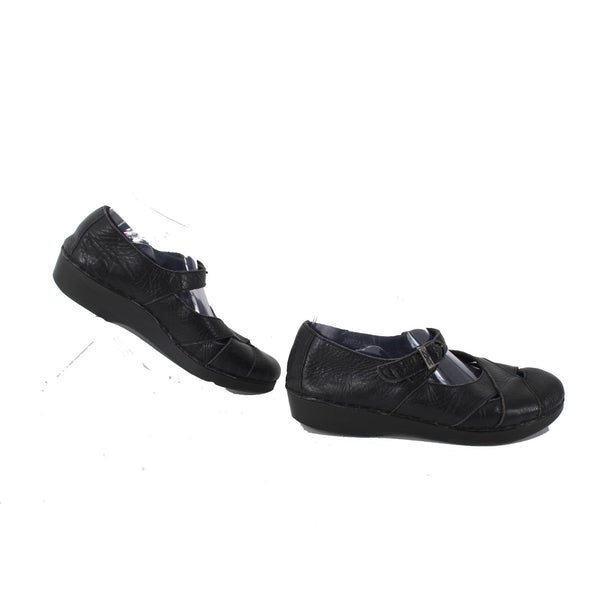 Zeeta Flats Sz 39 Black Ankle Strap Closed Toe Leather 1" Flats
