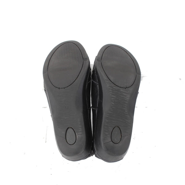 Zeeta Flats Sz 39 Black Ankle Strap Closed Toe Leather 1" Flats