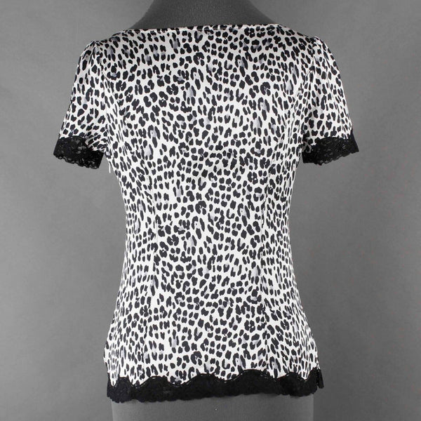 White House Black Market Sz 0 Black White Silk Stretch Lace Silk Spandex Top