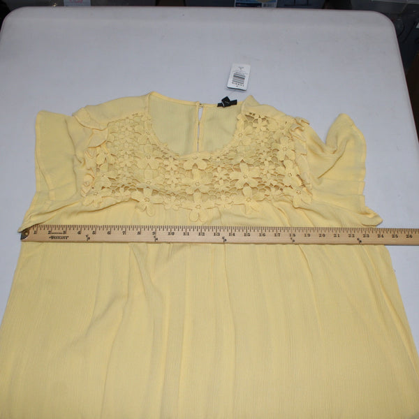 Torrid Top NEW Sz 14/16 Yellow Embroidered Peplum Back 100% Rayon Top