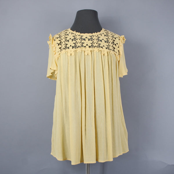 Torrid Top NEW Sz 14/16 Yellow Embroidered Peplum Back 100% Rayon Top