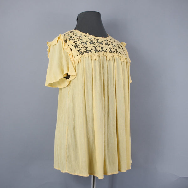 Torrid Top NEW Sz 14/16 Yellow Embroidered Peplum Back 100% Rayon Top