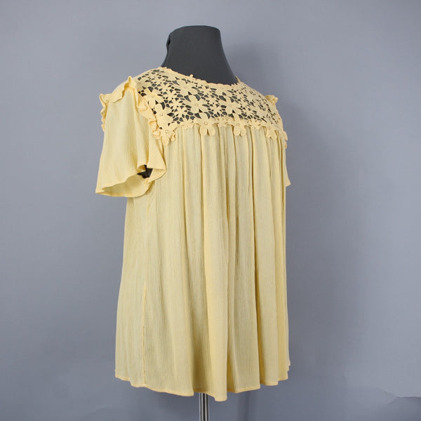 Torrid Top NEW Sz 14/16 Yellow Embroidered Peplum Back 100% Rayon Top