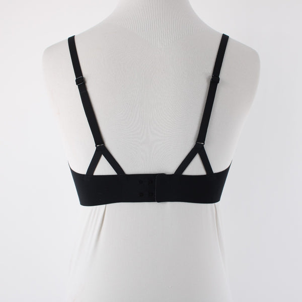 Lululemon Sz 34C Black Wireless Nylon Blend Active Wear Hook Eye Strap Bra