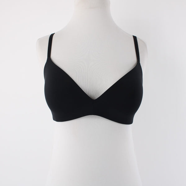 Lululemon Sz 34C Black Wireless Nylon Blend Active Wear Hook Eye Strap Bra
