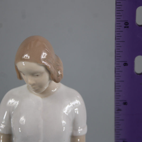 B & G Copenhagen Porcelain 225Y A  Girl With Geese 10" Figurine