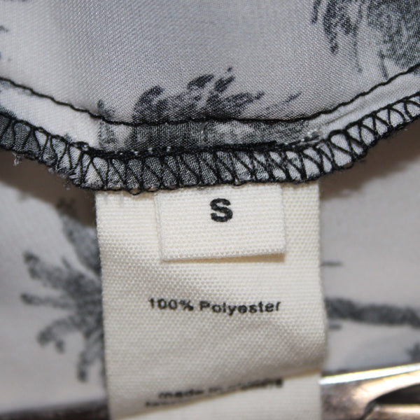 La'Gence Top Sz S Gray Black Palm Trees Collared Buttons 100% Polyester Top