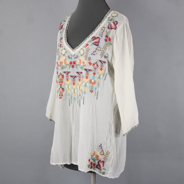 Johnny Was Sz M Cream Multi Color Embroidered Mesh Rayon 100% Rayon PolyTop