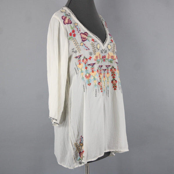 Johnny Was Sz M Cream Multi Color Embroidered Mesh Rayon 100% Rayon PolyTop