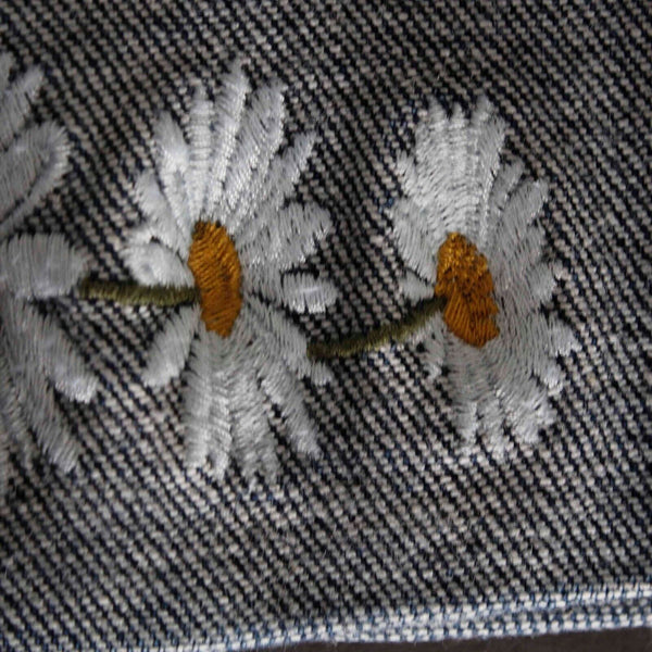 Ted Baker Sz 26 x 24 Blue Denim Embroidered Daisy Chain Cuff Jean