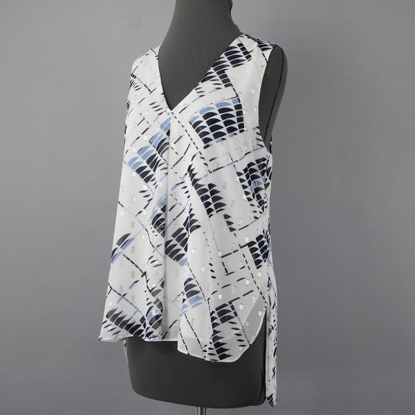 White House BM Sz M White Navy Multi Color Polyester Chiffon Overlay Lined Top