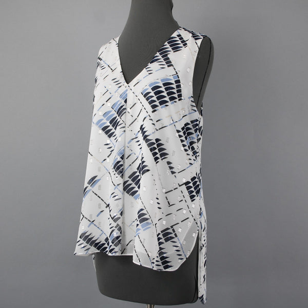 White House BM Sz M White Navy Multi Color Polyester Chiffon Overlay Lined Top