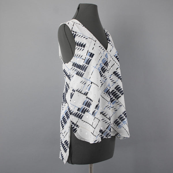 White House BM Sz M White Navy Multi Color Polyester Chiffon Overlay Lined Top