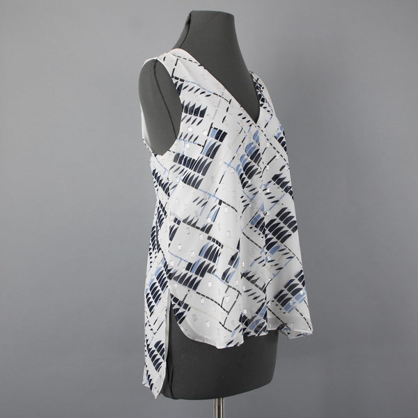 White House BM Sz M White Navy Multi Color Polyester Chiffon Overlay Lined Top