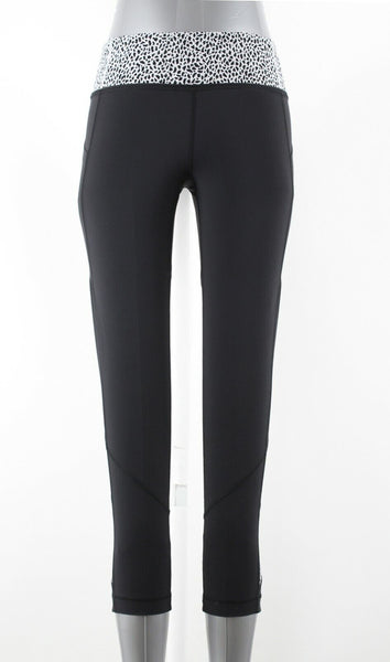 Lululemon Sz 6 x 23.5 Black White Multi Back Zip Pocket Activewear Crop Legging