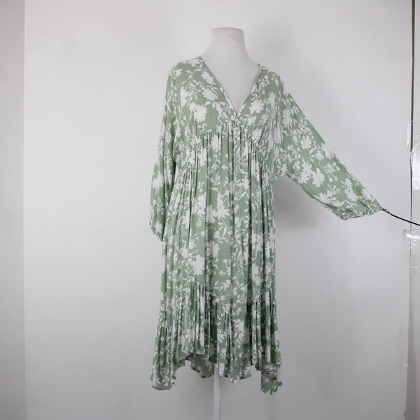 Ces Femme NEW $50 Sz S Green White FloralRuffle Pull Over 100% Rayon Dress