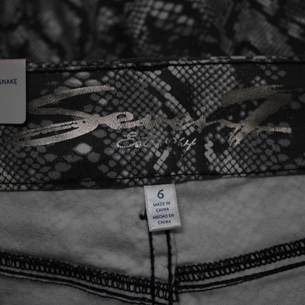 Seven NEW $69 Sz 6 x 30 Gray White Snake Print Slimming Control Cotton Pant