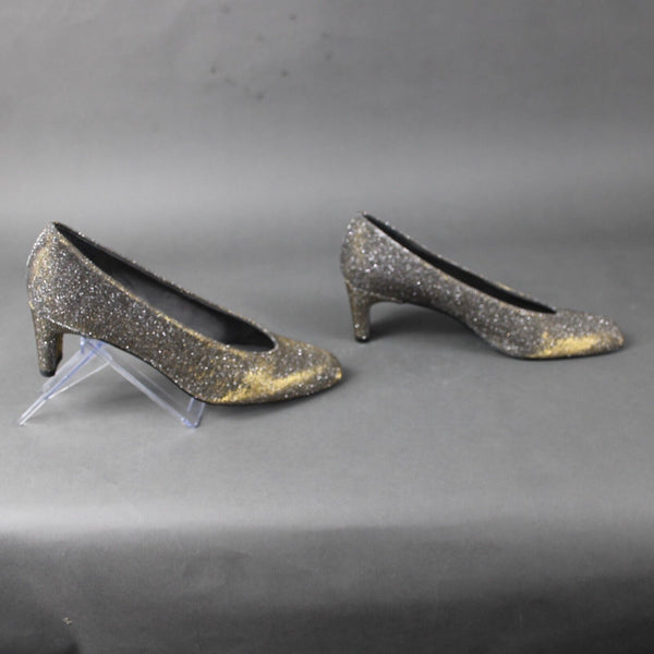 Stuart Weitzman Sz 8 N Silver Gold Sparkle Chic Pump Closed Toe 2.5" Heels