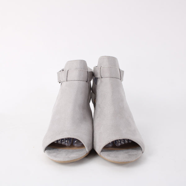 City Classified Heeled Booties Sz 10 Gray Buckled Peep Toe Man Made 2" Bootie