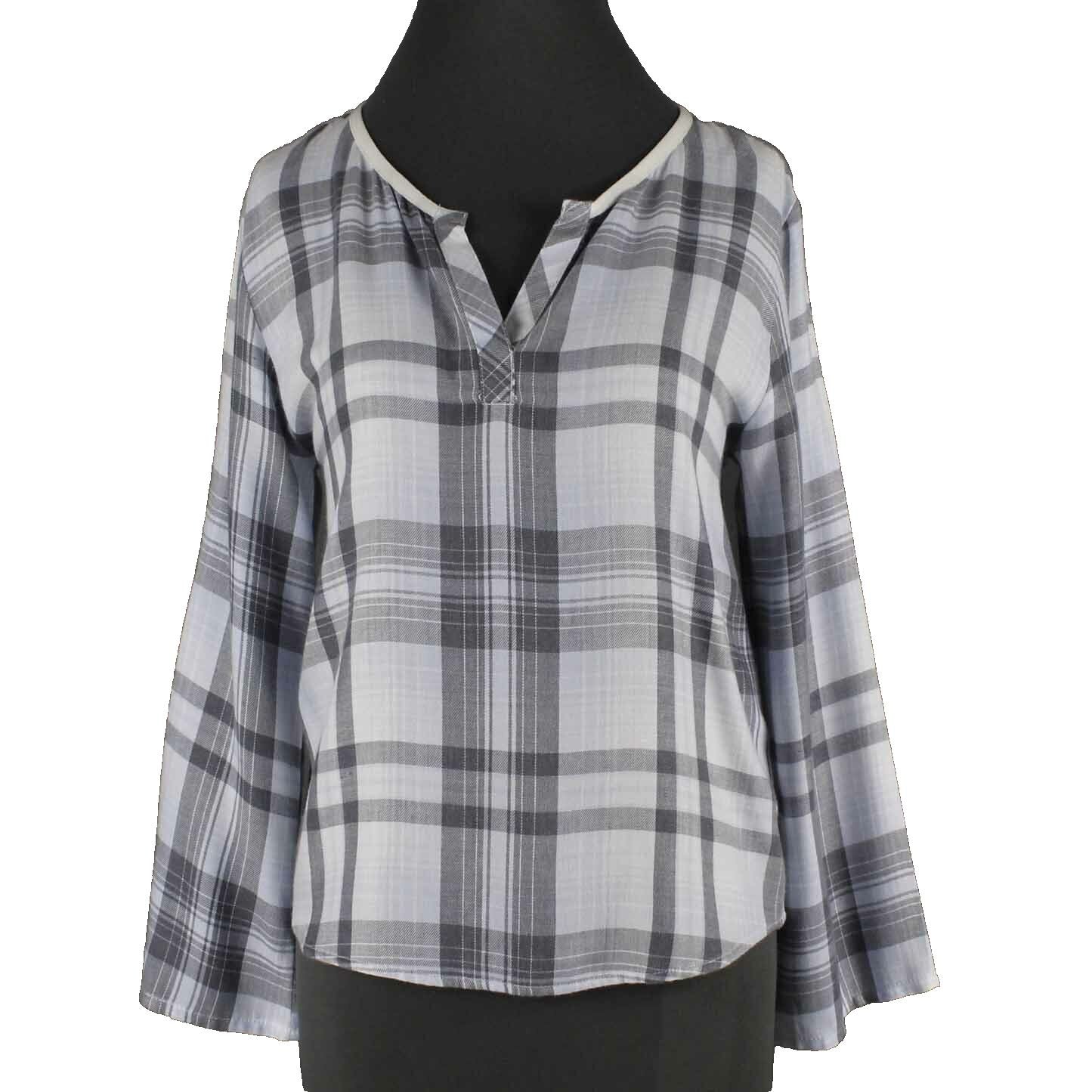Cloth & Stone Sz S Light Blue Gray White Plaid V Neck Rayon Acrylic Top