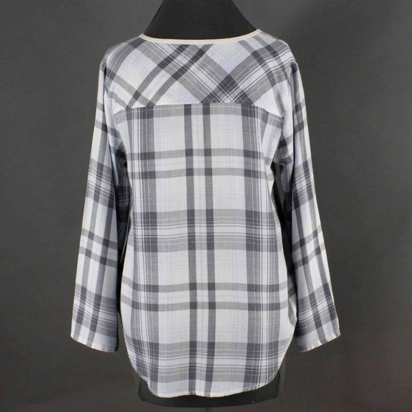 Cloth & Stone Sz S Light Blue Gray White Plaid V Neck Rayon Acrylic Top