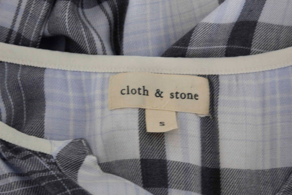 Cloth & Stone Sz S Light Blue Gray White Plaid V Neck Rayon Acrylic Top