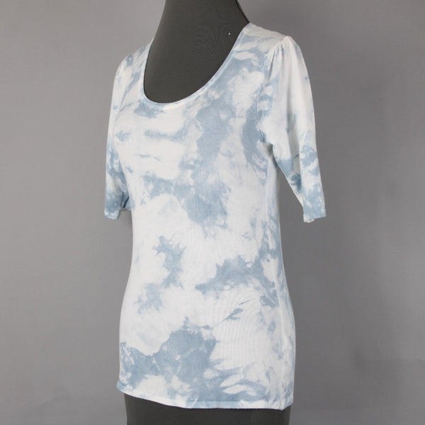 Tahari Top NEW $68 Sz S Blue White Tie Dye Short Sleeve Viscose Polyester Top