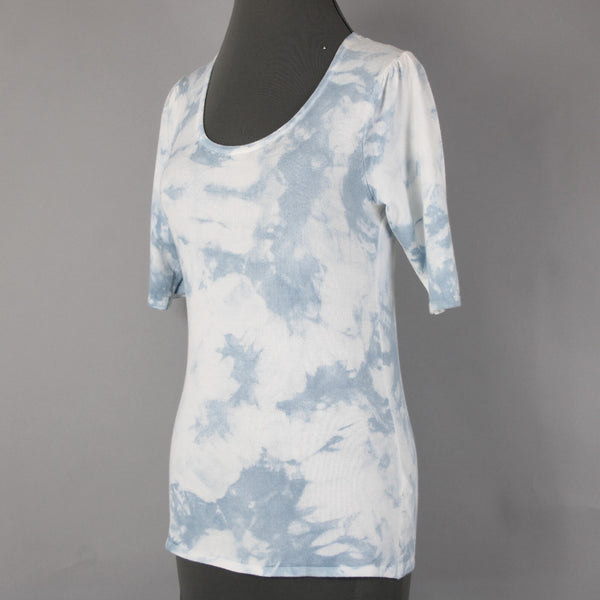 Tahari Top NEW $68 Sz S Blue White Tie Dye Short Sleeve Viscose Polyester Top