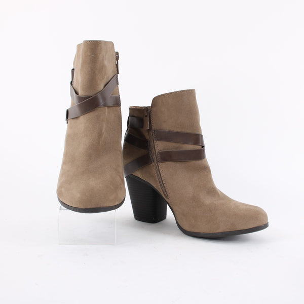 Torrid NEW Sz 10 Wide Tan Faux Suede w Faux Leather Wrap Accent 3" Heel Booties