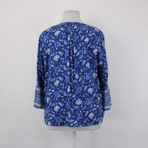 Charlie Paige Top NEW $44 Curvy Sz 2X Blue White Floral Peplum 100% Rayon Top