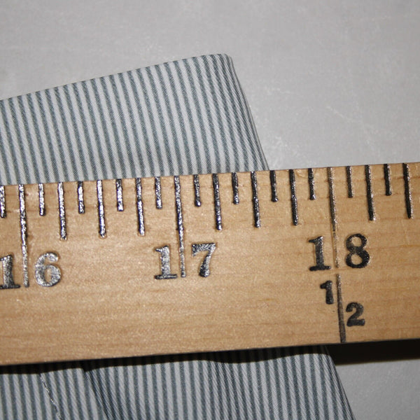 Sligo NEW $90 Sz 34 x 11 White Gray Striped Polyester Spandex Golf Shorts