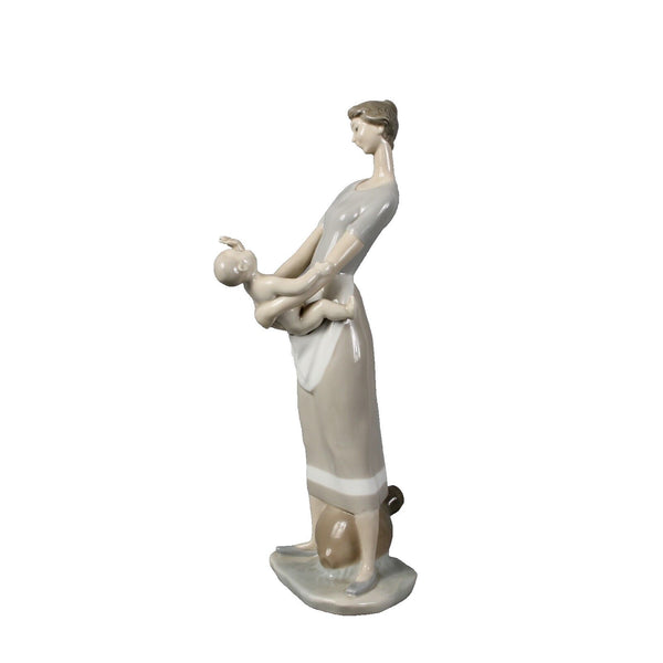 Lladro #4575 Motherhood Unboxed 13" Figurine