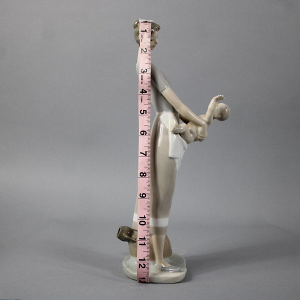 Lladro #4575 Motherhood Unboxed 13" Figurine