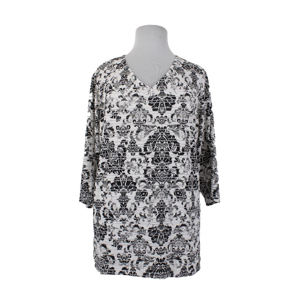 Cathy Top NEW $44 Sz 3X White Black Printed Design Polyester Spandex Top