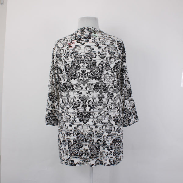 Cathy Top NEW $44 Sz 3X White Black Printed Design Polyester Spandex Top