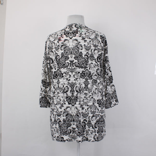 Cathy Top NEW $44 Sz 3X White Black Printed Design Polyester Spandex Top
