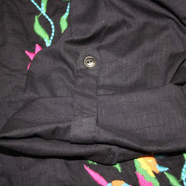 Double D Ranch Sz M Black Multi Embroidered V Neck Tab Sl Button 100% Cotton Top