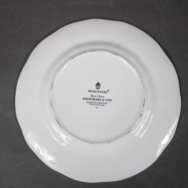 Wedgewood 1988 Strawberry & Vine Bone China White Textured 7" Plate