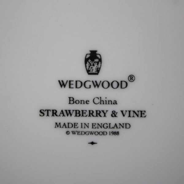 Wedgewood 1988 Strawberry & Vine Bone China White Textured 7" Plate