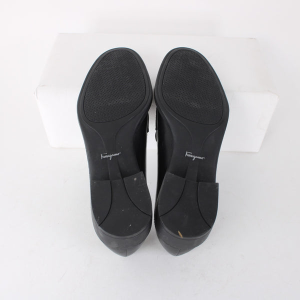 Ferragamo Heel Sz 7 A Black Gold Hardware Slip On Closed Toe Leather 1" Heel