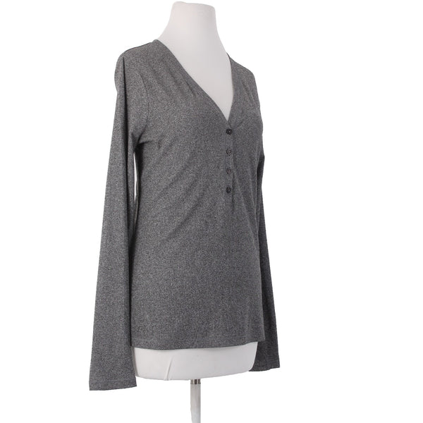 Athleta AW Top NEW $69 Sz L Gray White Buttons V Neck Poly Spandex AW Top