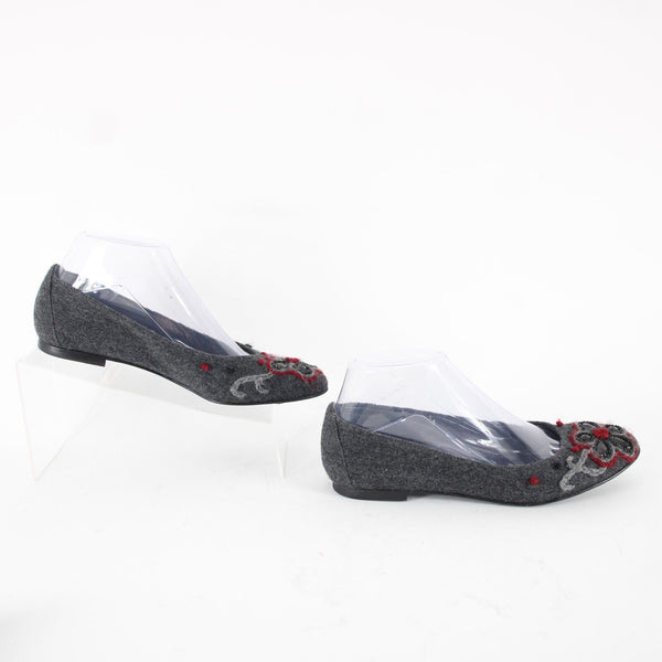 Stuart Weitzman Sz 6 M Gray Burgundy Black Bead Fabric Upper Leather Inner Flats