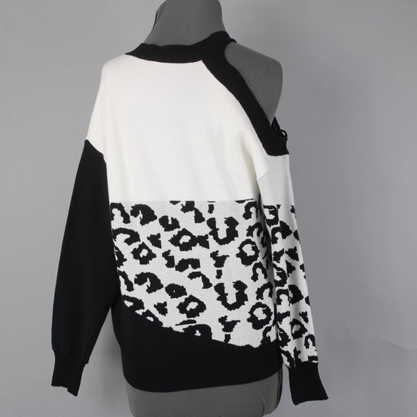 Fashion Sweater NEW $37 Sz M Black White Animal Print 100% Acrylic Sweater