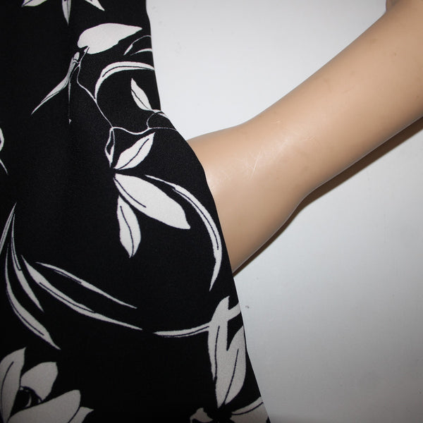 Banana Republic Sz 4 Black White Floral Pockets Lined 100% Polyester Dress
